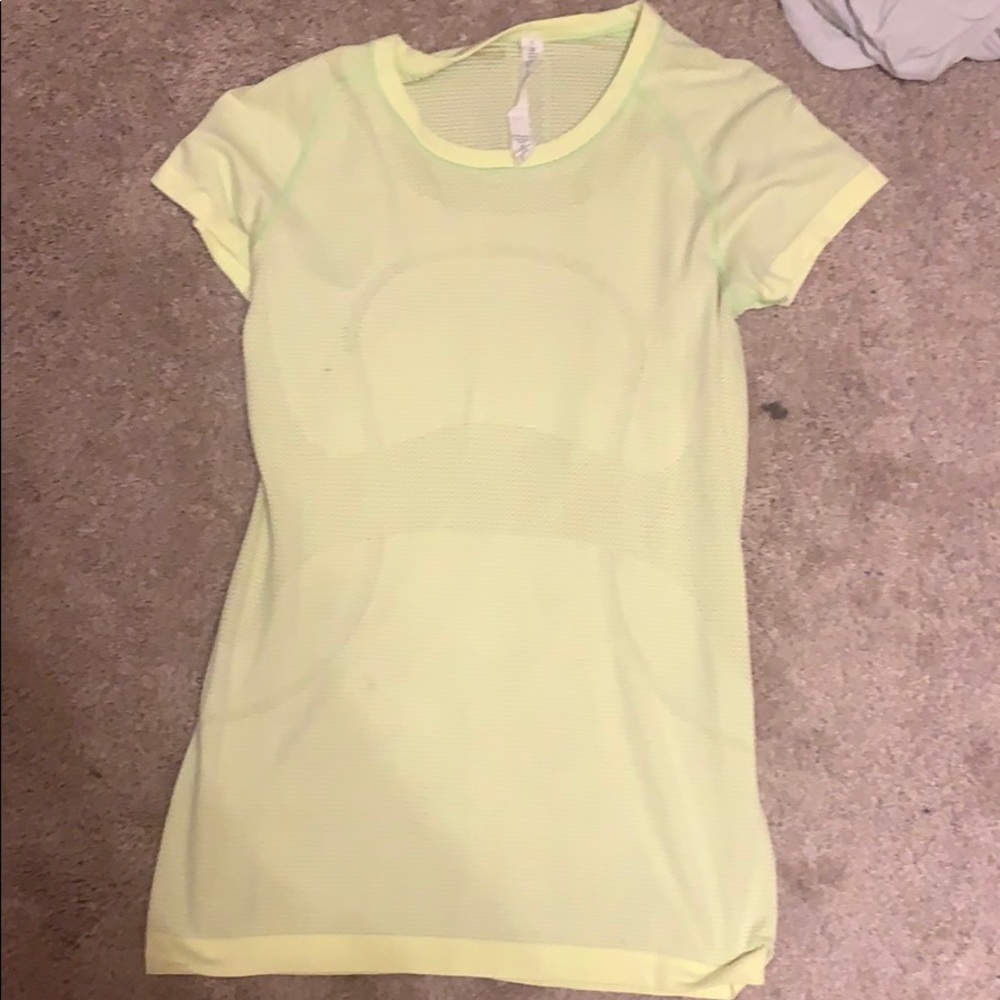 Lulu lemon swiftly tech short sleeve top size 8